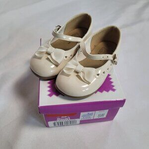Small Steps Katie Toddler Cream Dress Shoe Size 5W